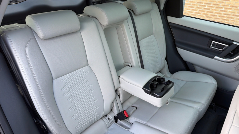 Land Rover Discovery Sport 2.0 TD4 180 SE Tech 5dr Auto Diesel Station Wagon